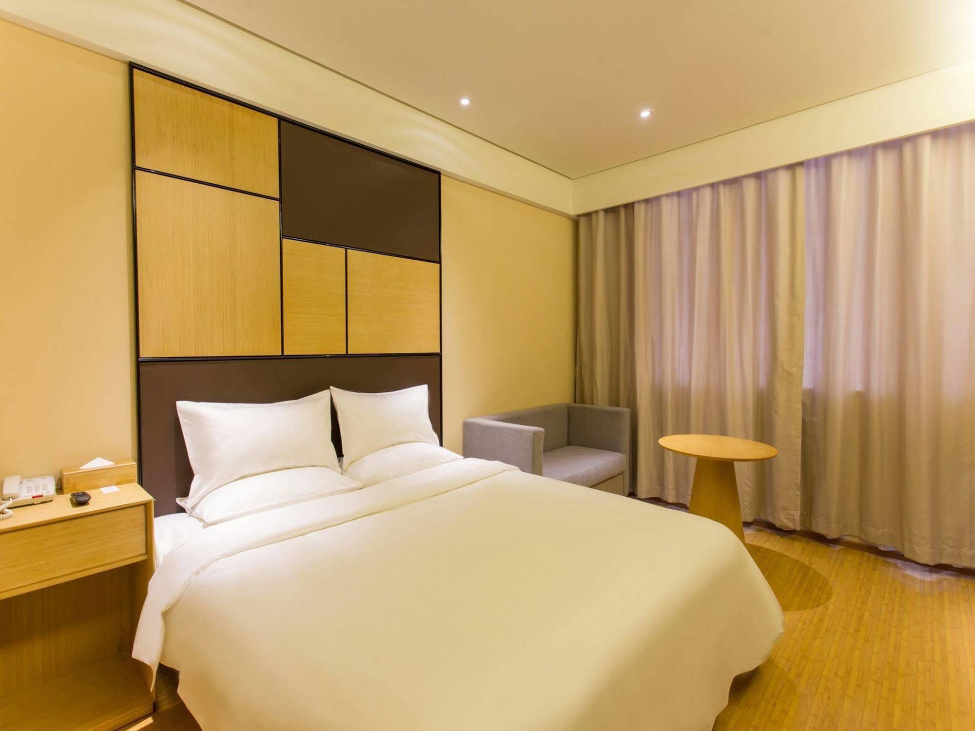 Ji Hotel Shanghai Oriental Pearl Tower Xangai Exterior foto